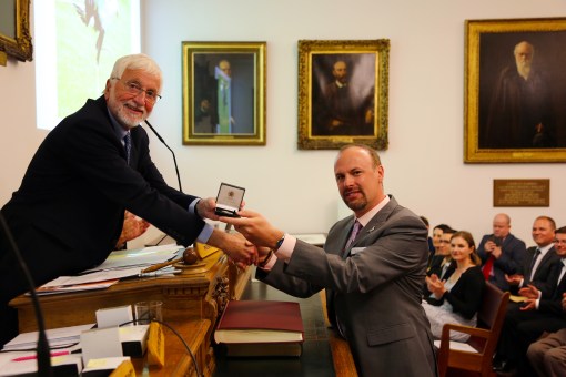 Dr Steve Portugal_Bicentenary Medal.jpg